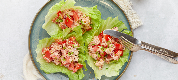 Slawraps met pittige tonijnsalade