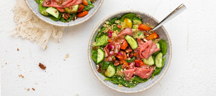 Quinoasalade met rosbief en pecannoten