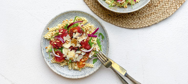 Carpaccio maaltijdsalade met fusilli