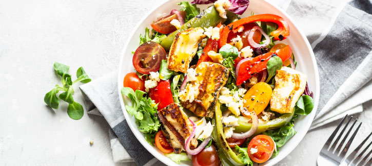 Groentesalade met halloumi