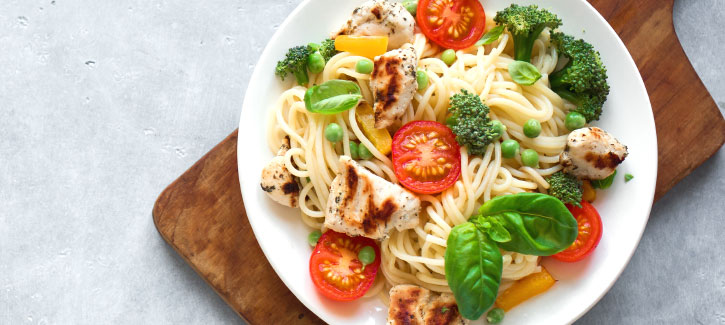 Spaghetti met kip en groenten