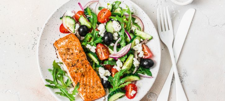 Zalm met Griekse salade