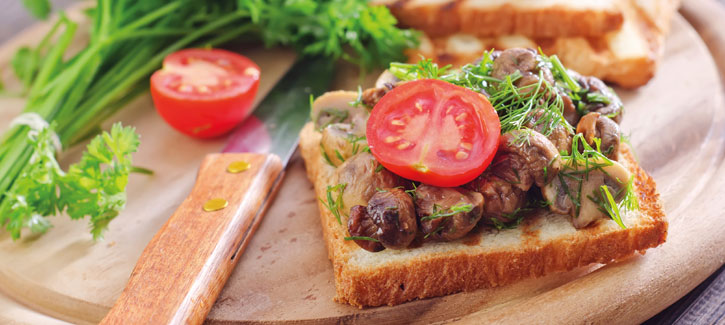 Toast met gebakken champignons