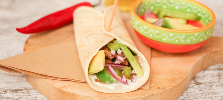 Burrito met groene paprika en avocado