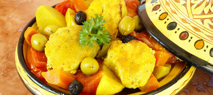 Kiptajine met aubergine en courgette