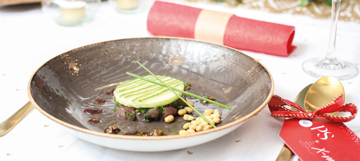 Tartaar van tonijn met komkommer en soja vinaigrette