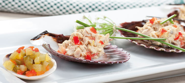 Tonijnsalade met paprika, zongedroogde tomaat en appel