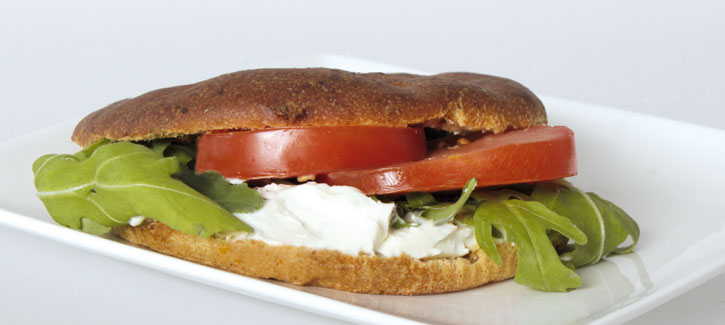 Mediterrane mozzarella tomaat tosti