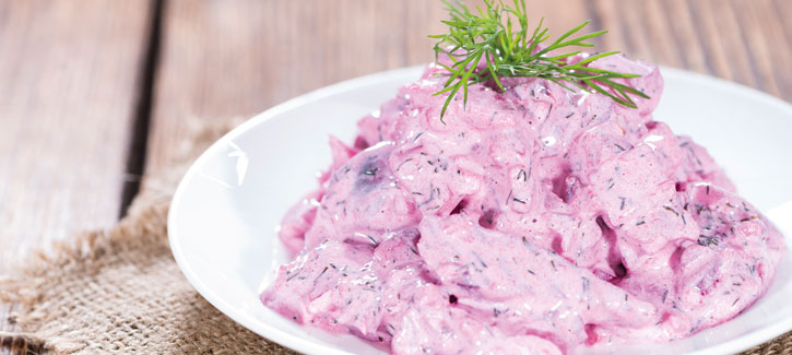 Frisse haringsalade met rode biet