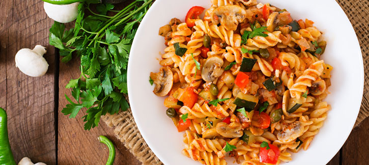 Fusilli met saus van gegrilde groenten