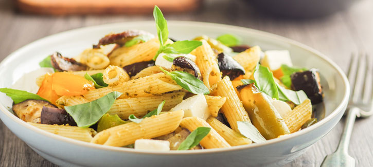 Penne met mozzarella en gegrilde groente