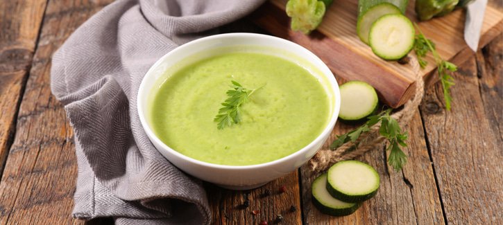pittige_courgettesoep_koolhydraatarme_eenpansgerechten